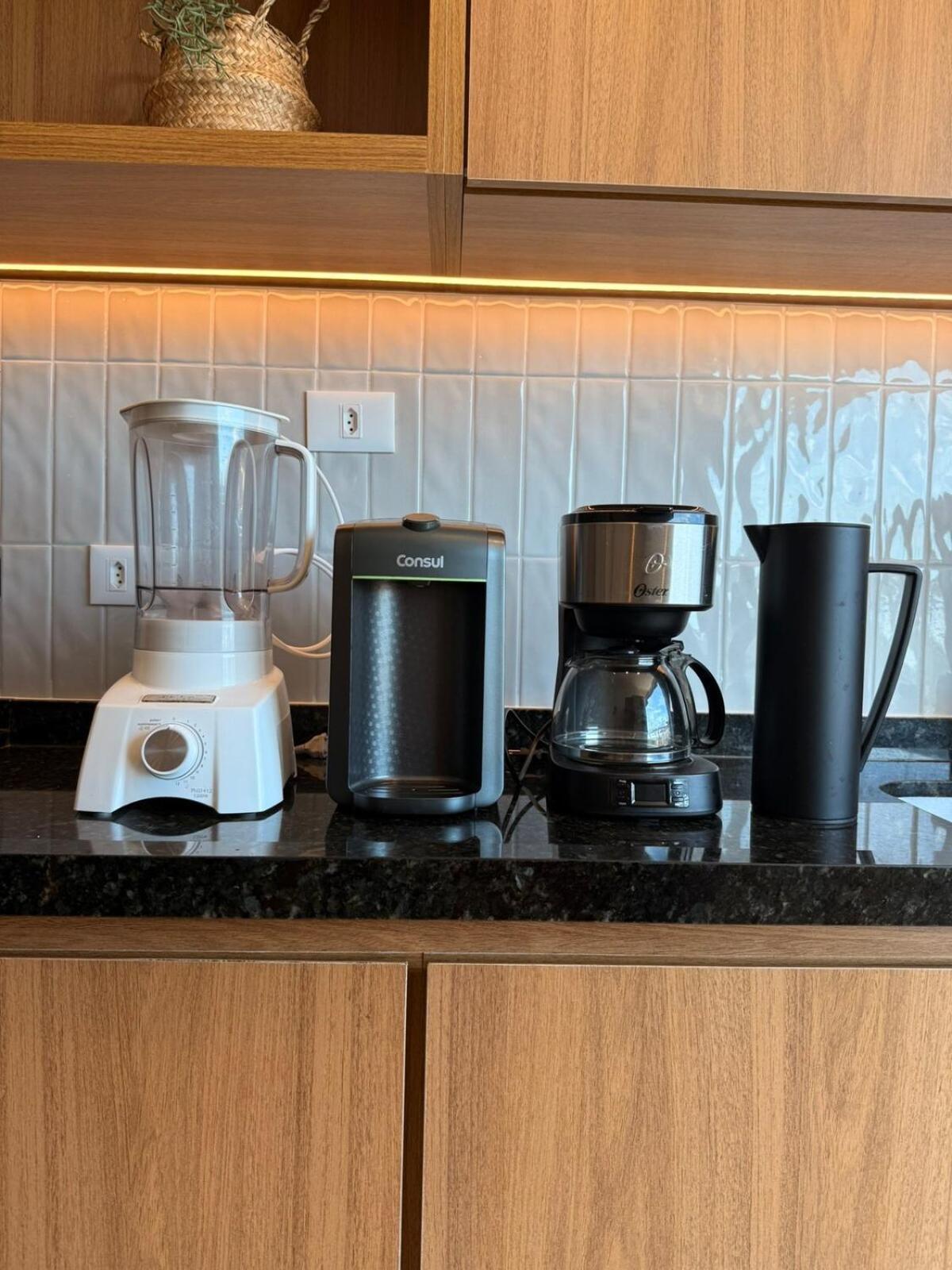 Apartamento Toninhas 4 Min A Pe Ate A Praia, Piscina, Churrasqueira E Ar Condicionado *